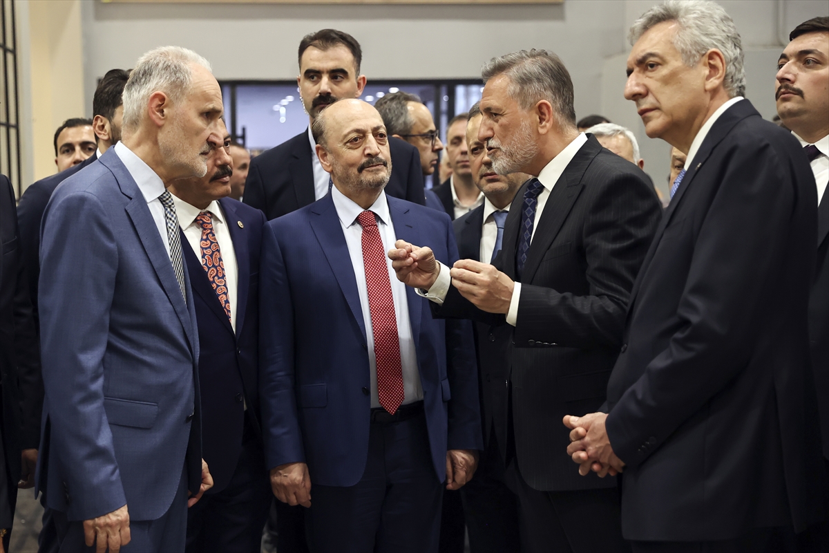 Çalışma ve Sosyal Güvenlik Bakanı Bilgin in emekli maaşı ve asgari ücret zammı açıklamasındaki rakam değişiyor