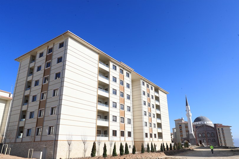 TOKİ den ev almak için kredi çekenlere kötü haber! Çalışmalar durduruldu