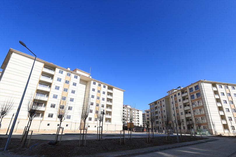 TOKİ den ev almak için kredi çekenlere kötü haber! Çalışmalar durduruldu