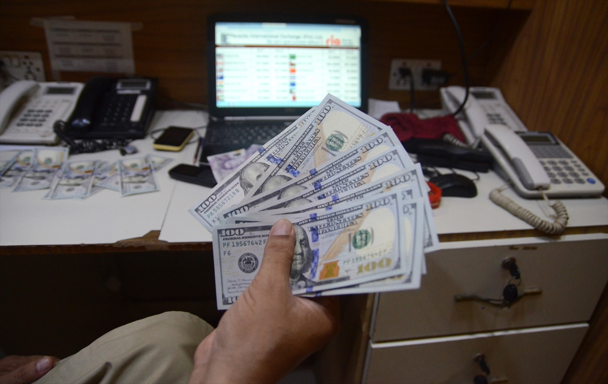 Dolarda yeri yerinden oynatacak karar! Türk Lirasından büyük kaçış olacak uyarısı