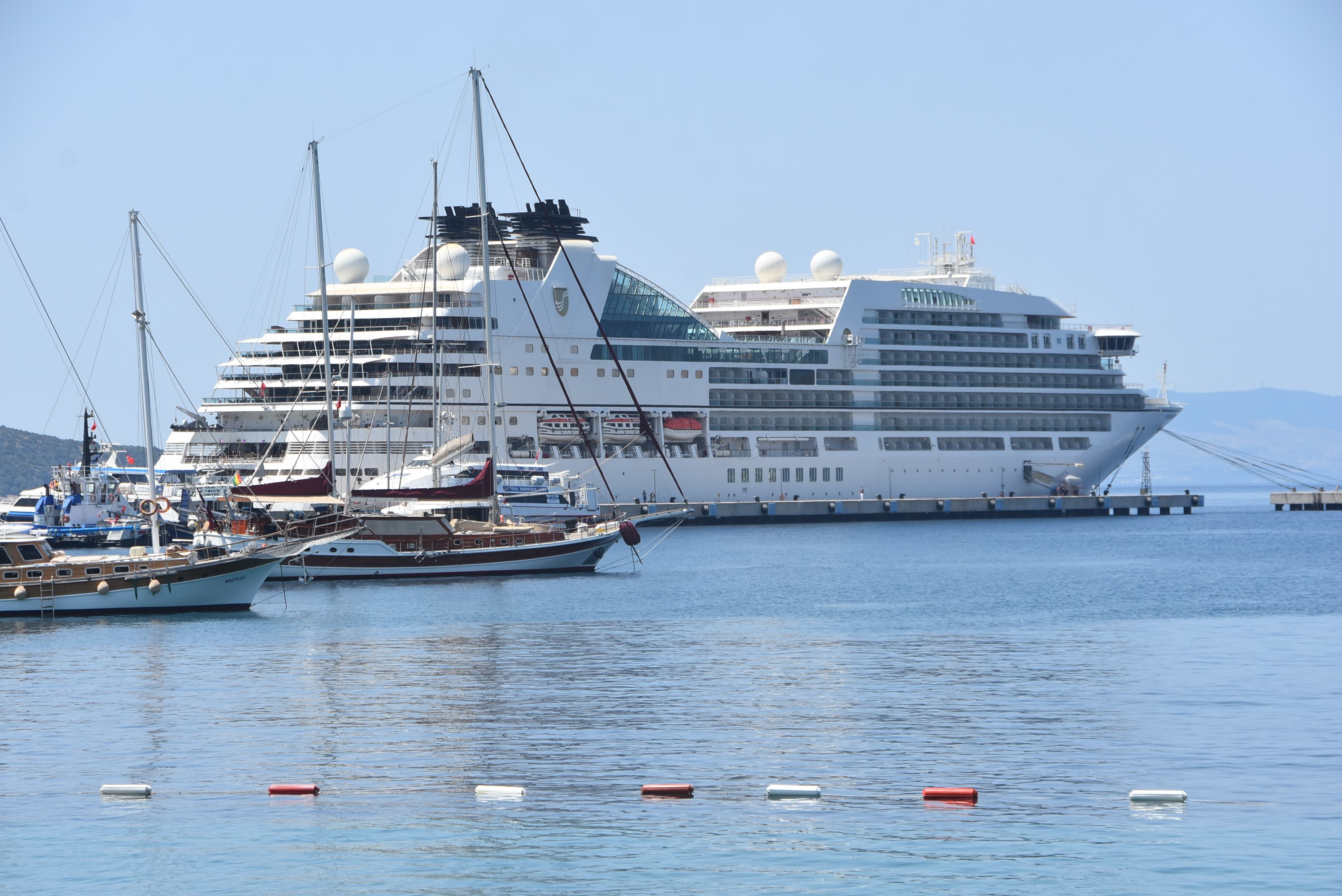 Bahama bayraklı dev kruvaziyer Bodrum limanına yanaştı! İşte içinde bulunan turist sayısı