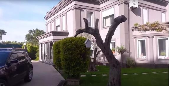 Zekeriyaköy de 4 katlı lüks villa! İdo Tatlıses ile Yasemin Şefkatli işte bu evde yaşıyor