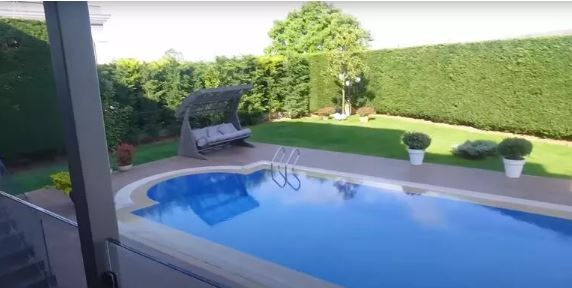 Zekeriyaköy de 4 katlı lüks villa! İdo Tatlıses ile Yasemin Şefkatli işte bu evde yaşıyor
