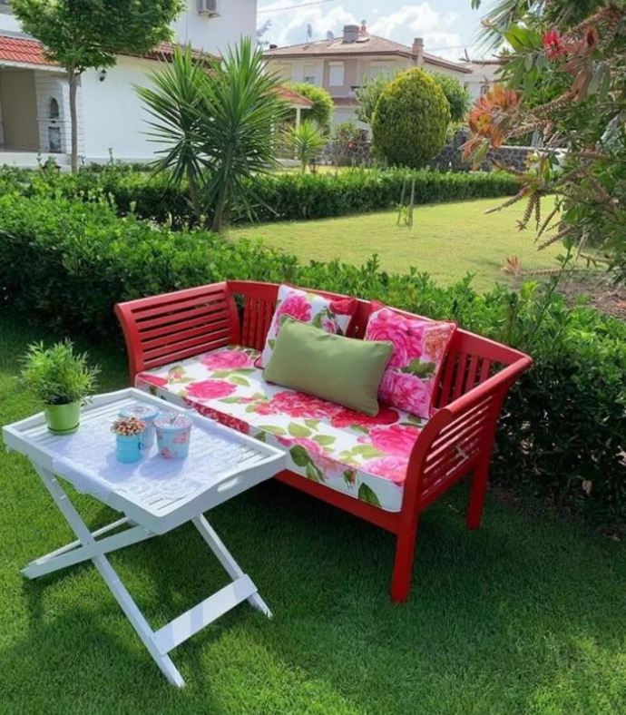 Hülya Darcan ın Çeşme de bulunan kırmızı panjurlu lüks evi! 