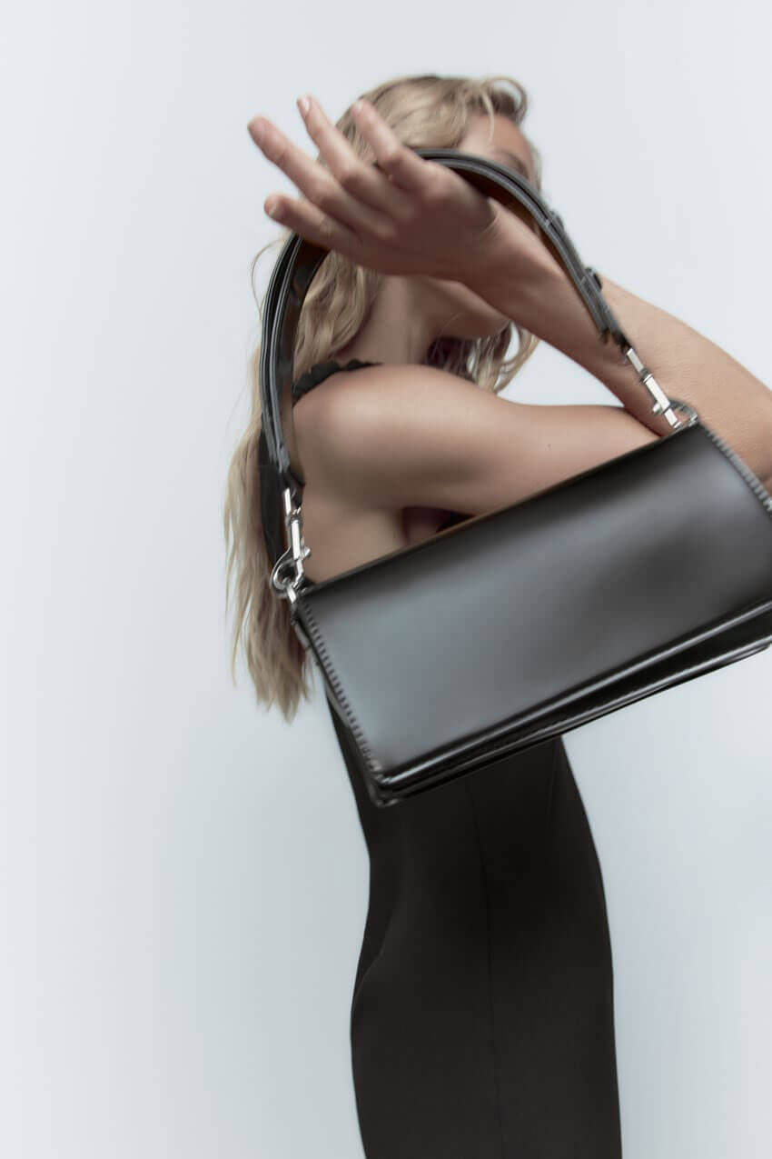 Sofistike bir şıklık arıyorsanız, bakmanız gereken yer Zara! 7 Eylül 2022 fiyat listesi...