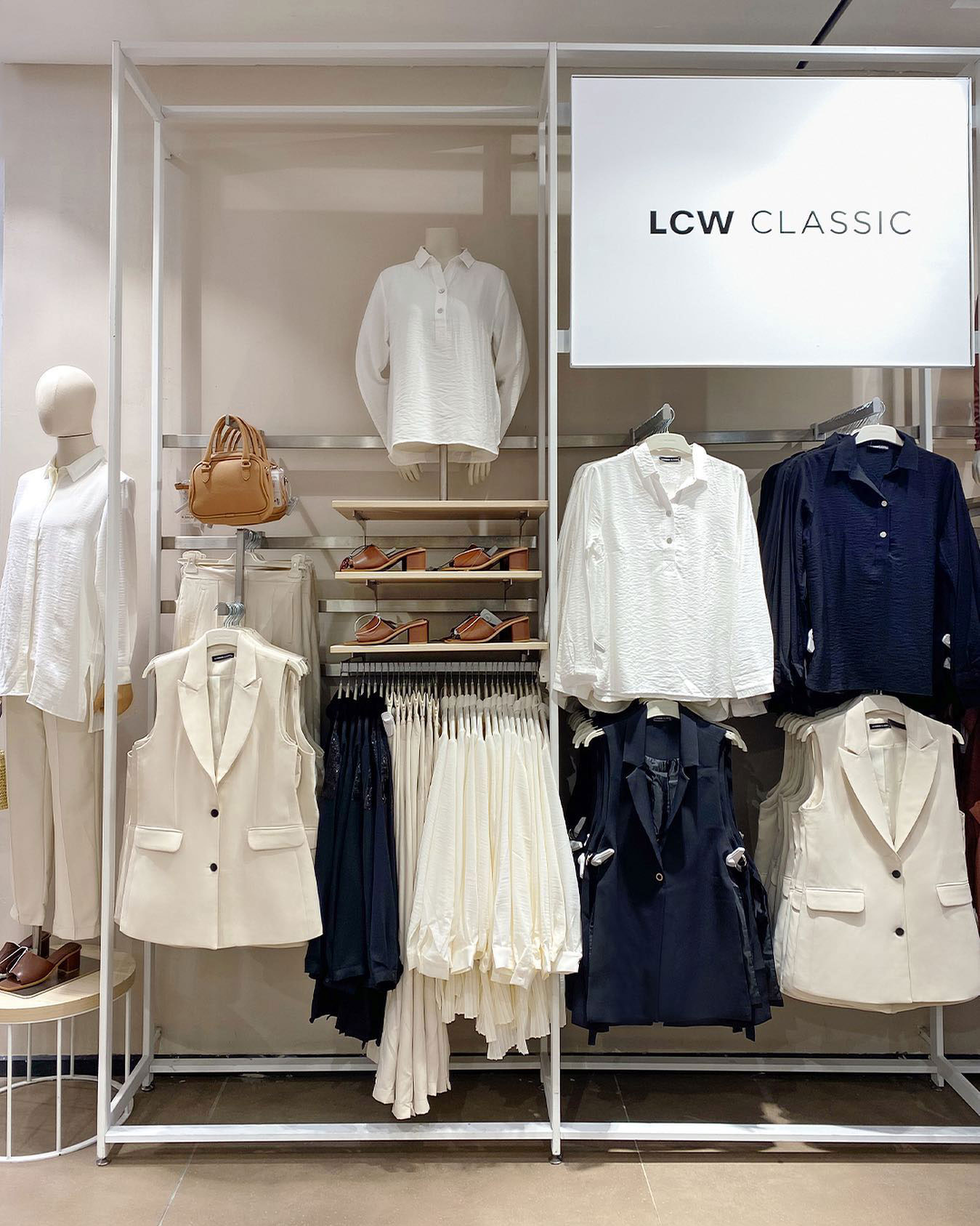 Yeni işe başladın, ne giyeceksin? Ofis şıklığını LC Waikiki’de bulun! 9 Eylül 2022 fiyat listesi..