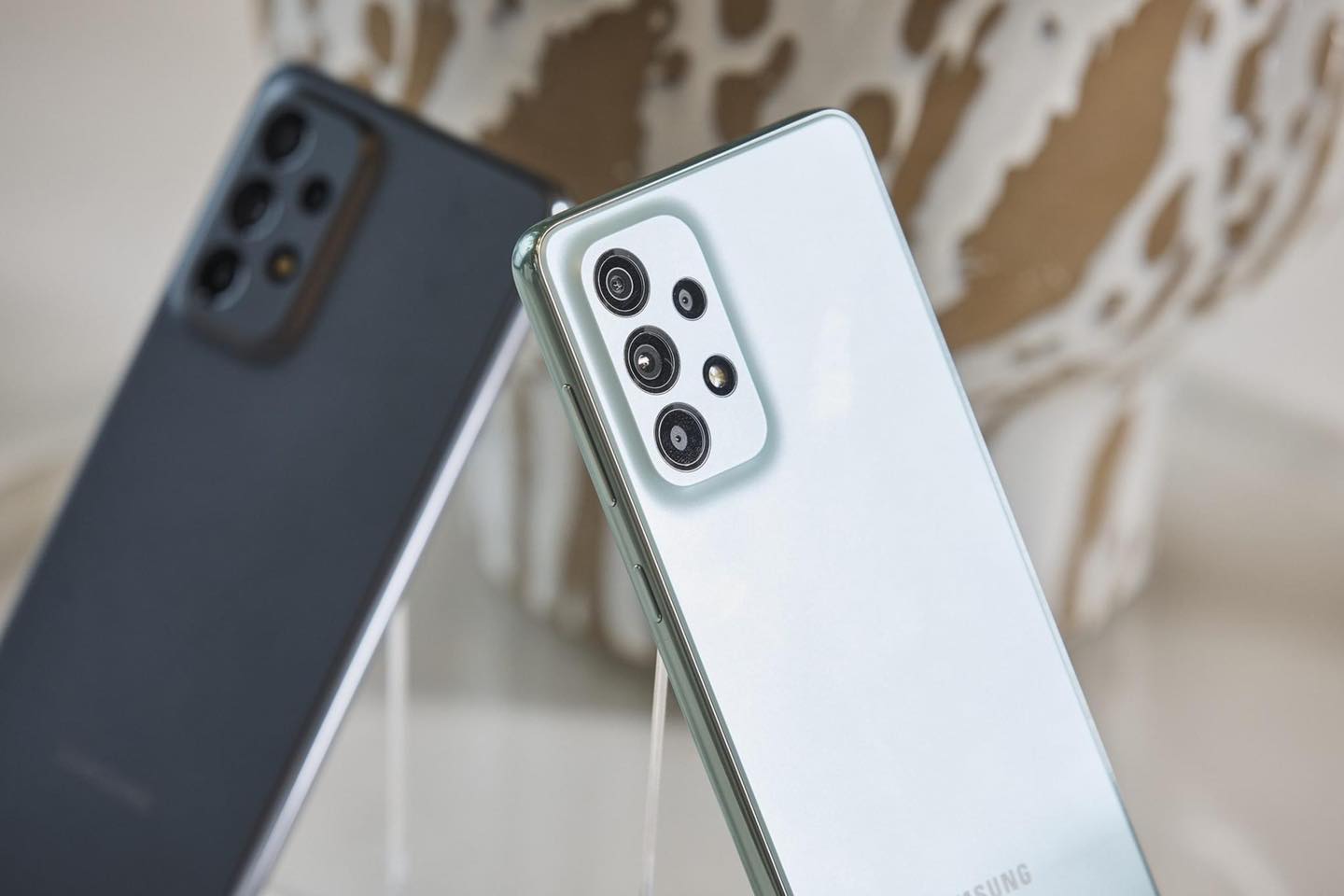 Çok satanların yıldızı Samsung Galaxy A73, yılın en iyi fiyatıyla karşınızda! Galaxy A73 12 Eylül 2022 fiyat listesi.