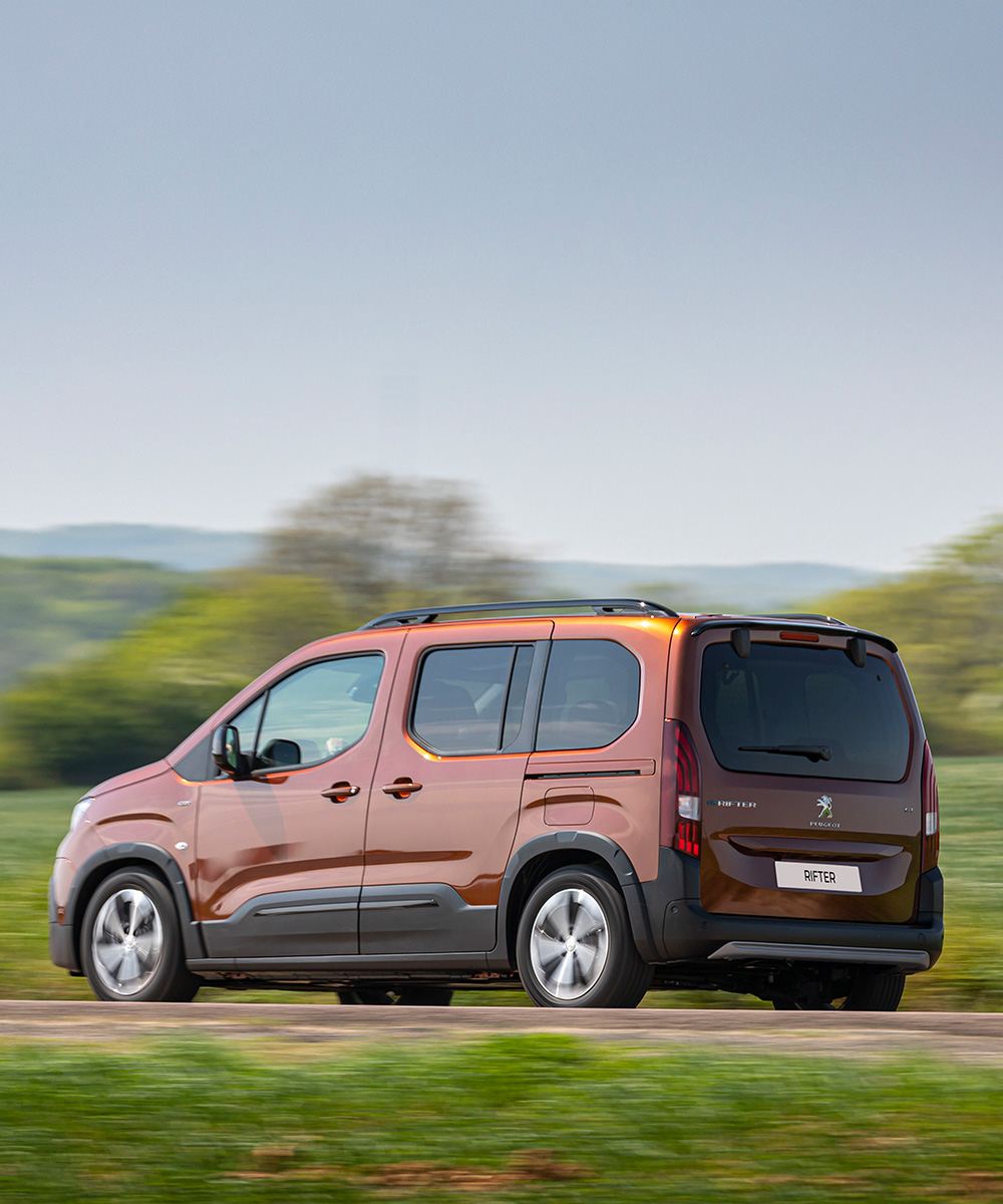 Kobilerin favorisi Peugeot ticarilerde sıfır faizli kredi fırsatı için son 5 gün. Rifter, 26 Eylül 2022 fiyat listesi...