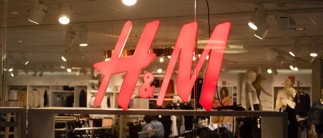 H&M indirime girdi! Yüzde 65’a varan indirimi kaçırmayın! H&M 27 Ekim 2022 fiyat listesi