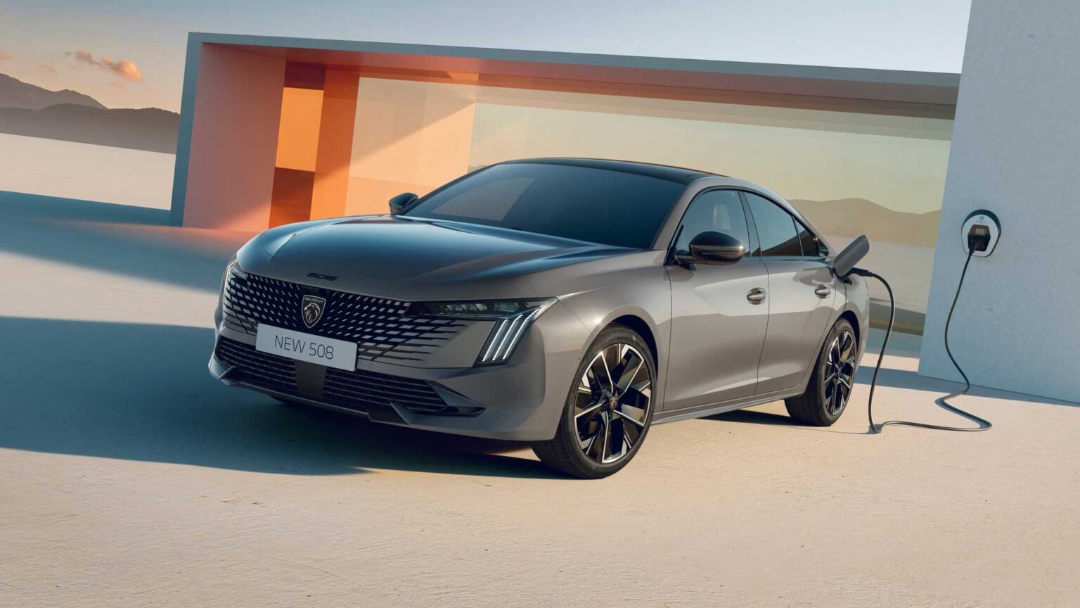 Peugeot 508 makyajlandı! İşte yeni görüntüsü...