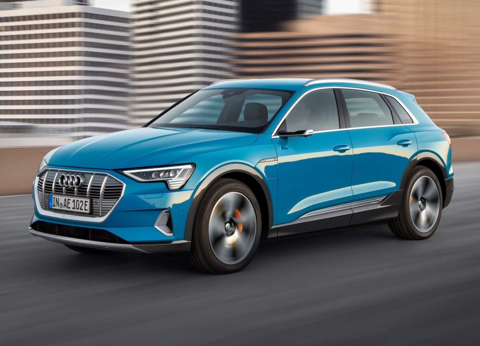 Audi’nin elektrikli otomobili e-tron’a 80 bin TL ye yakın zam geldi! İşte Audi e-tron un yeni fiyatı