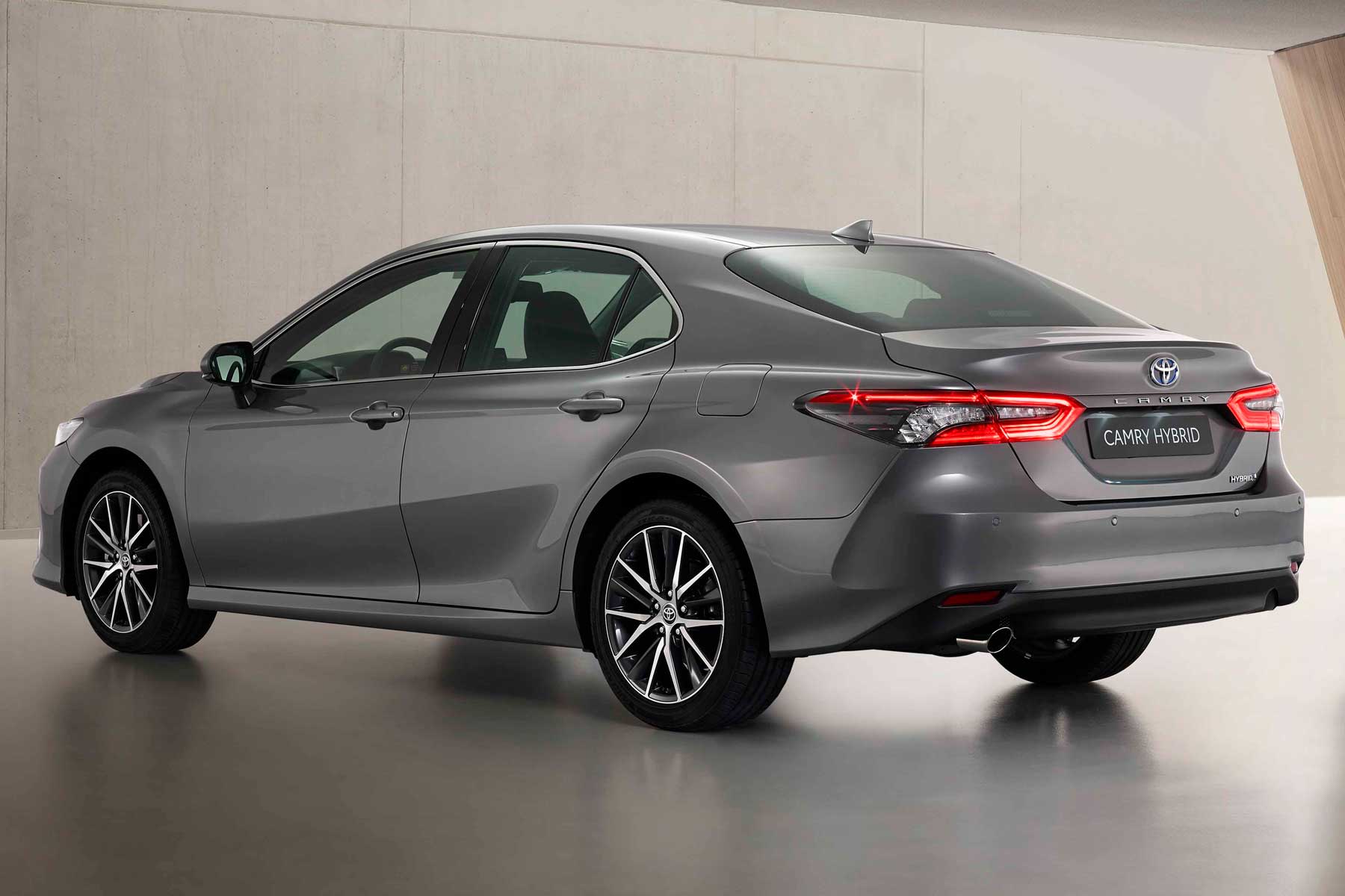 Toyota Camry de zam da yok, indirimde! Şaşırtan fiyat...