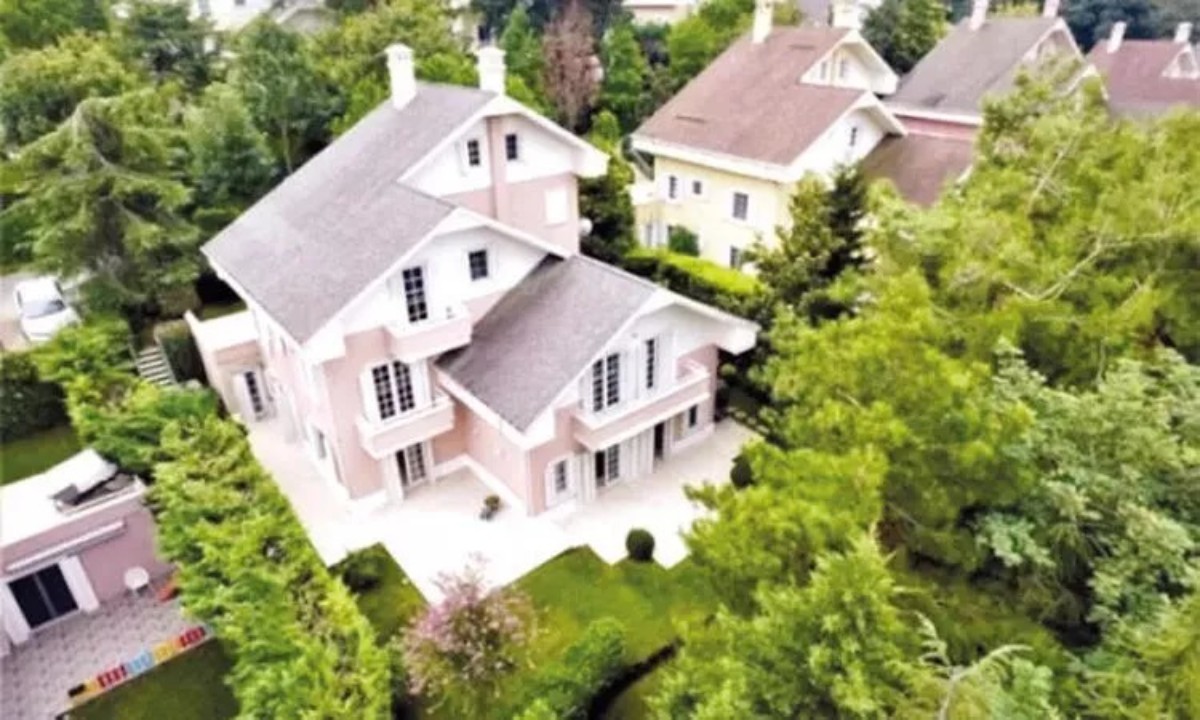 Kerem Bürsin den 50 milyon TL lik dev yatırım! Malikane satın aldı