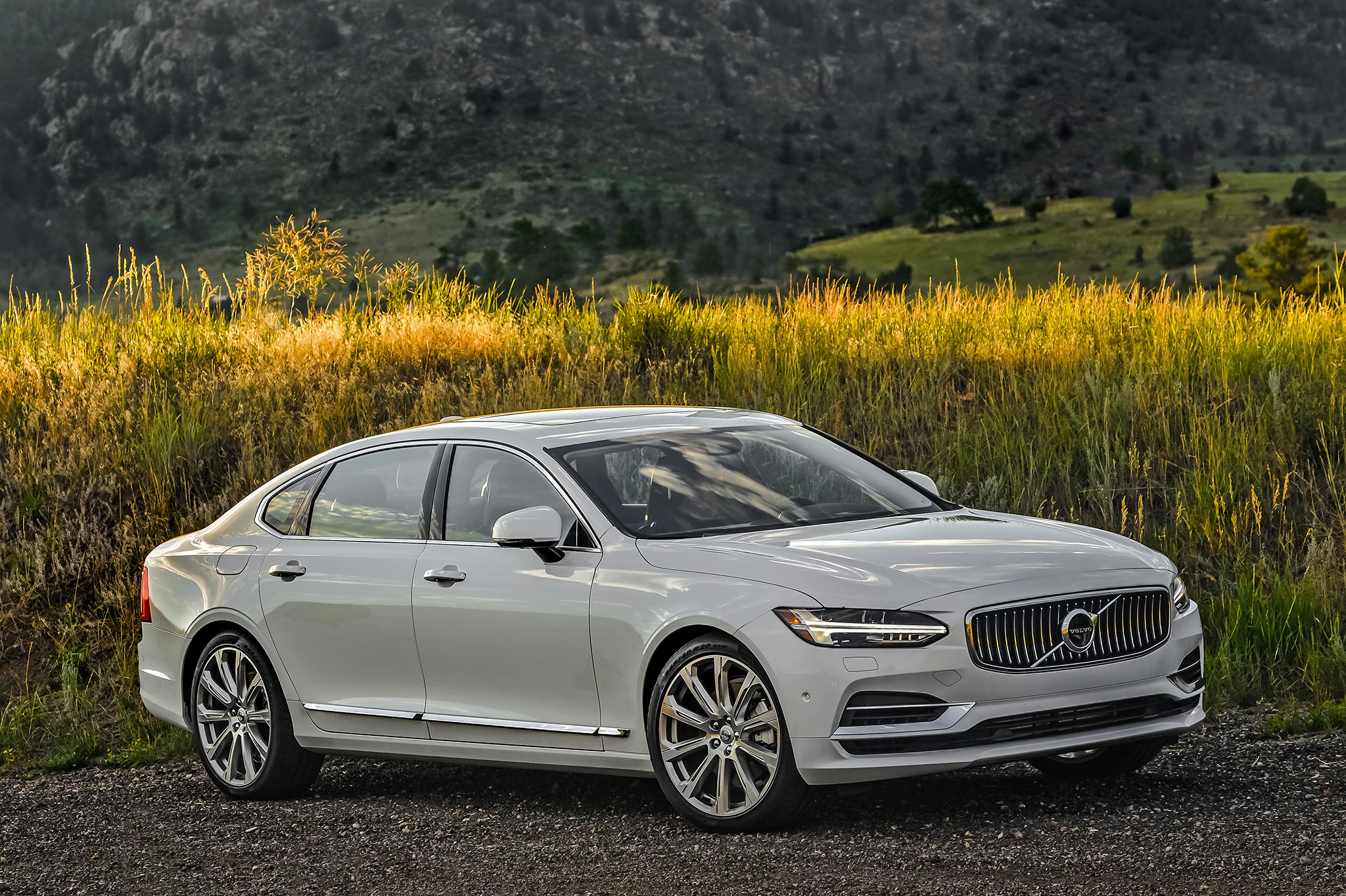 Güncel listede büyük sürpriz var! 2023 Volvo S90 fiyatları bu sefer tam olay