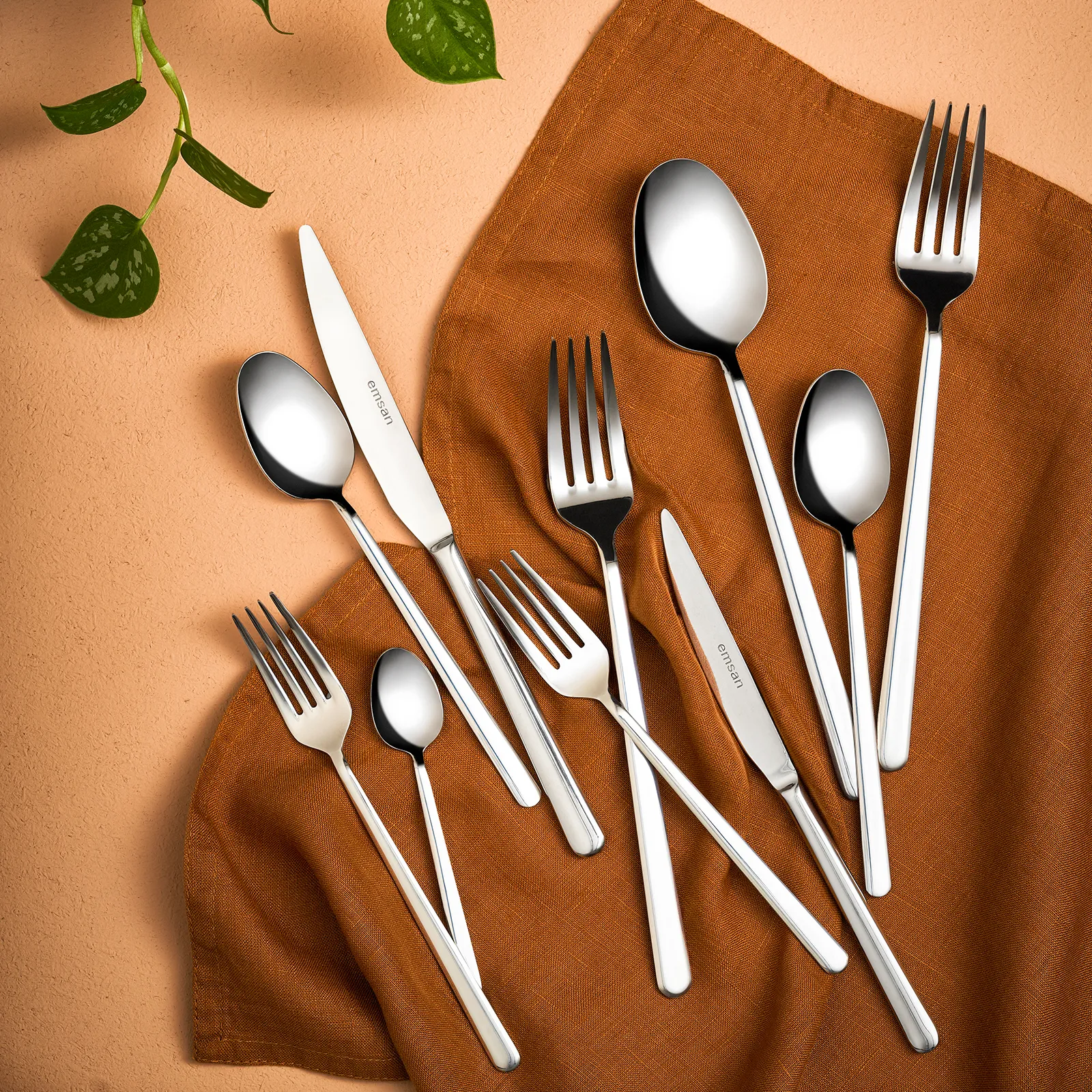 Emsan da Anneler Günü ne özel yüzde 50 ye varan indirim! Tencere seti bin 260, Kek kalıbı 159, Yemek takımı bin 79 TL