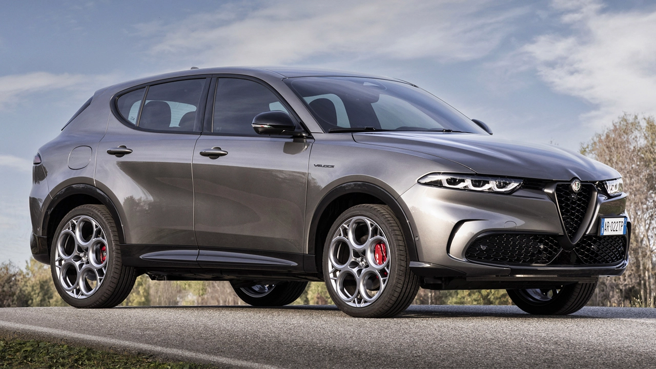 Alfa Romeo Tonale Plug-in Hybrid Q4 2023 fiyat listesi; Gelecek yeniden şekilleniyor