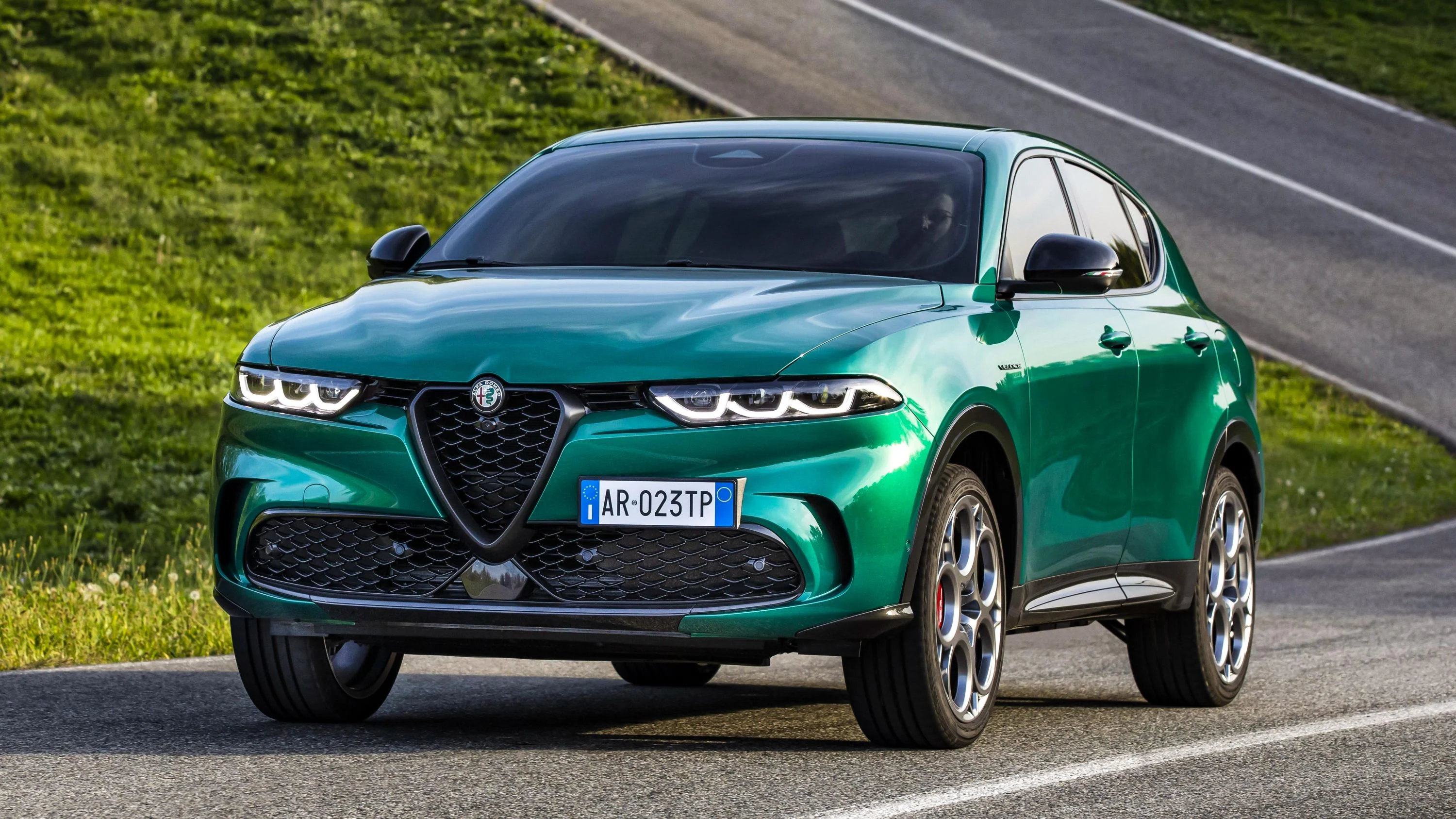 Alfa Romeo Tonale Plug-in Hybrid Q4 2023 fiyat listesi; Gelecek yeniden şekilleniyor
