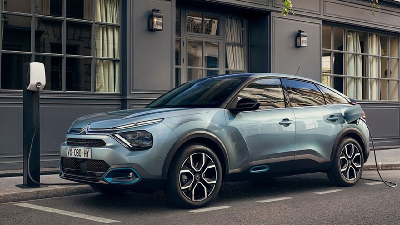 Citroen in elektrikli otomobili E-C4 fiyatı ne durumda; İnanılır gibi değil! İşte Citroen E-C4 2023 fiyat listesi