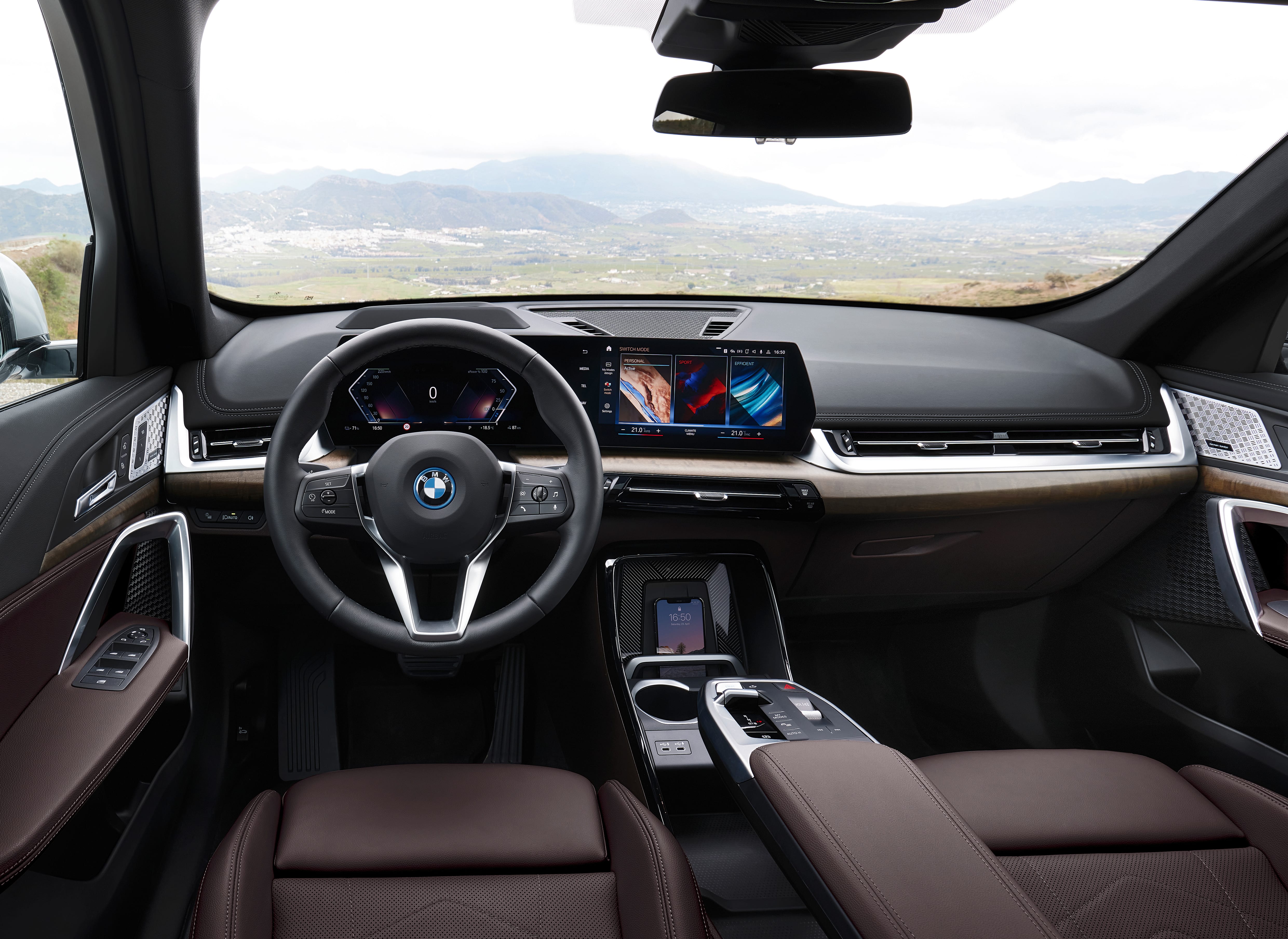 Tamamen elektrikli yeni BMW iX1 CI Bloom görücüye çıkıyor!