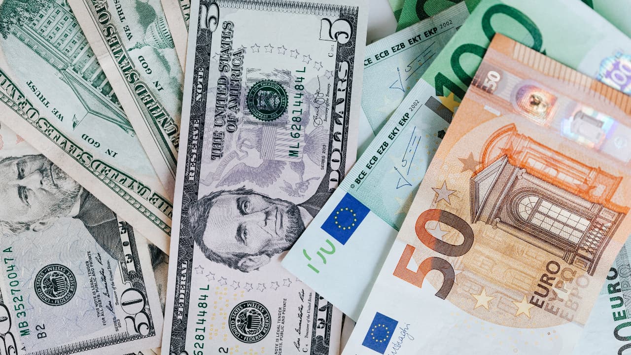 Ekonomi profesöründen döviz kurlarıyla ilgili flaş uyarı; Bu kez tarih verdi