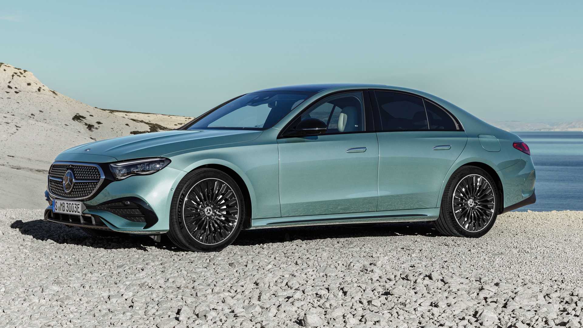 Mercedes E-Serisi Sedan sadece iç çektiriyor! Yok böyle fiyat...