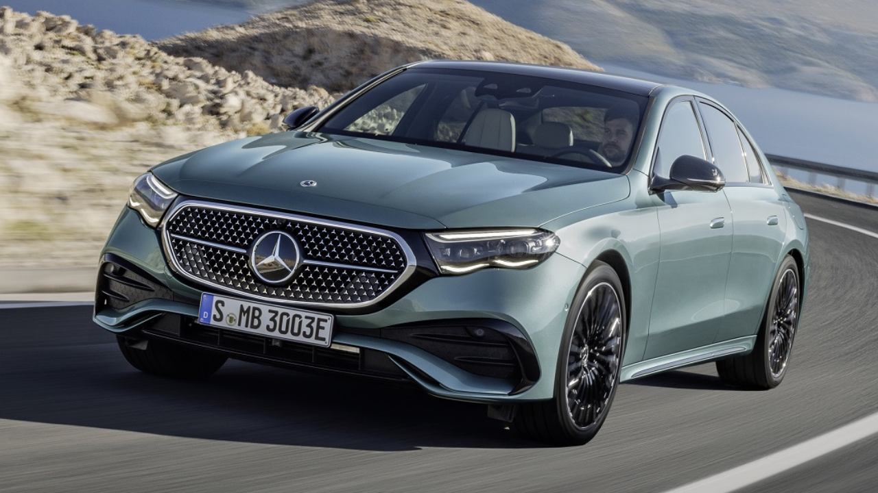 Mercedes E-Serisi Sedan sadece iç çektiriyor! Yok böyle fiyat...