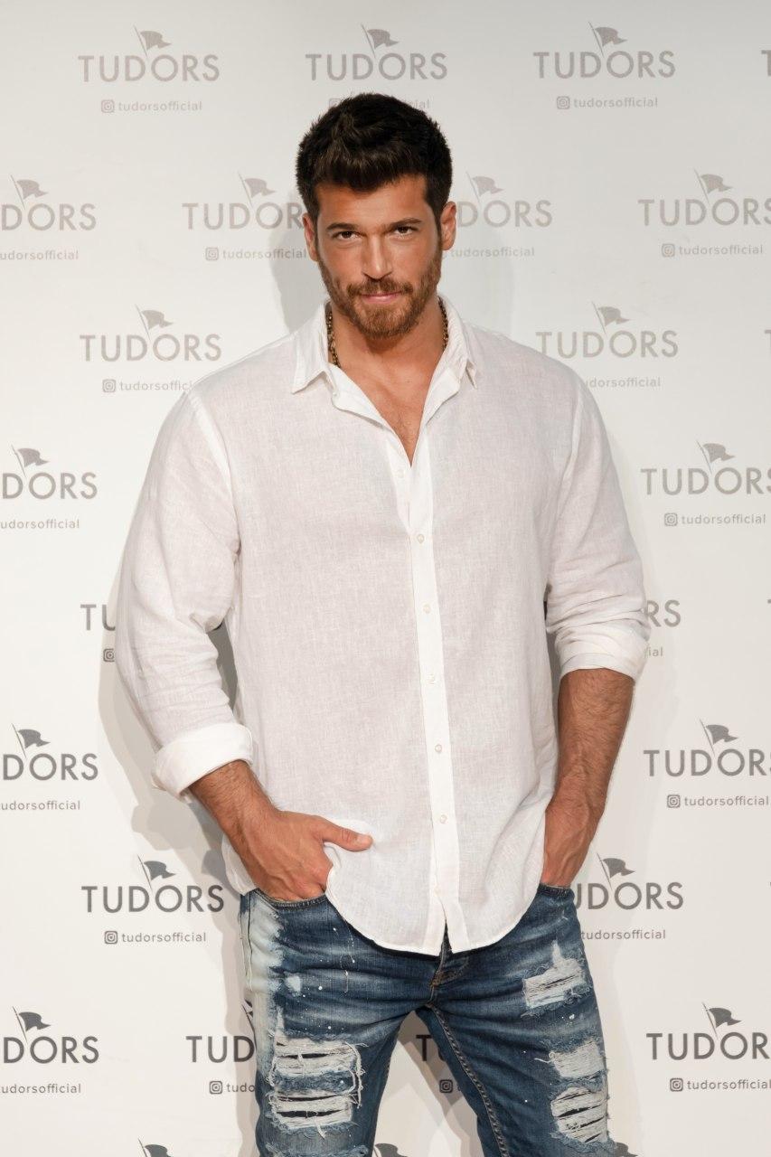 Tudors tan Babalar Günü indirimi; Gömlek fiyatları yarı yarıya düştü