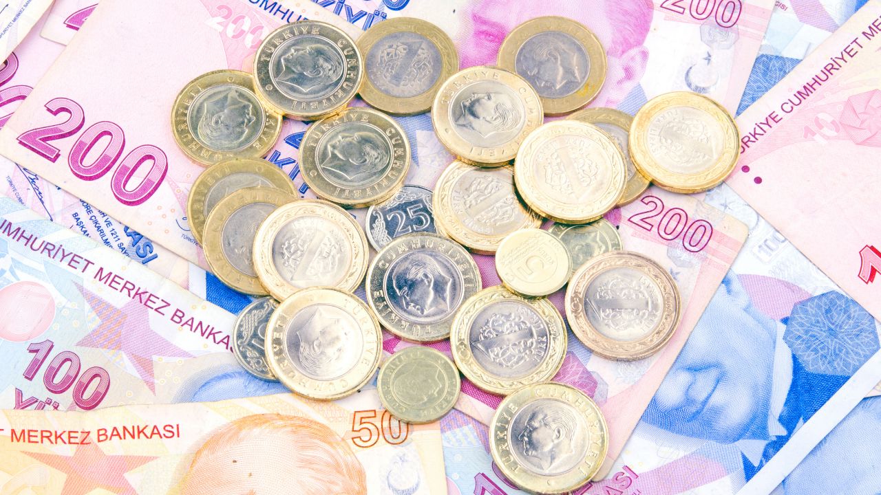 Son dakika müjdesi! Aile Destek ödemeleri bitiyor diye karalar bağlamayın, 3.700 TL lik bu yeni yardıma başvurun!