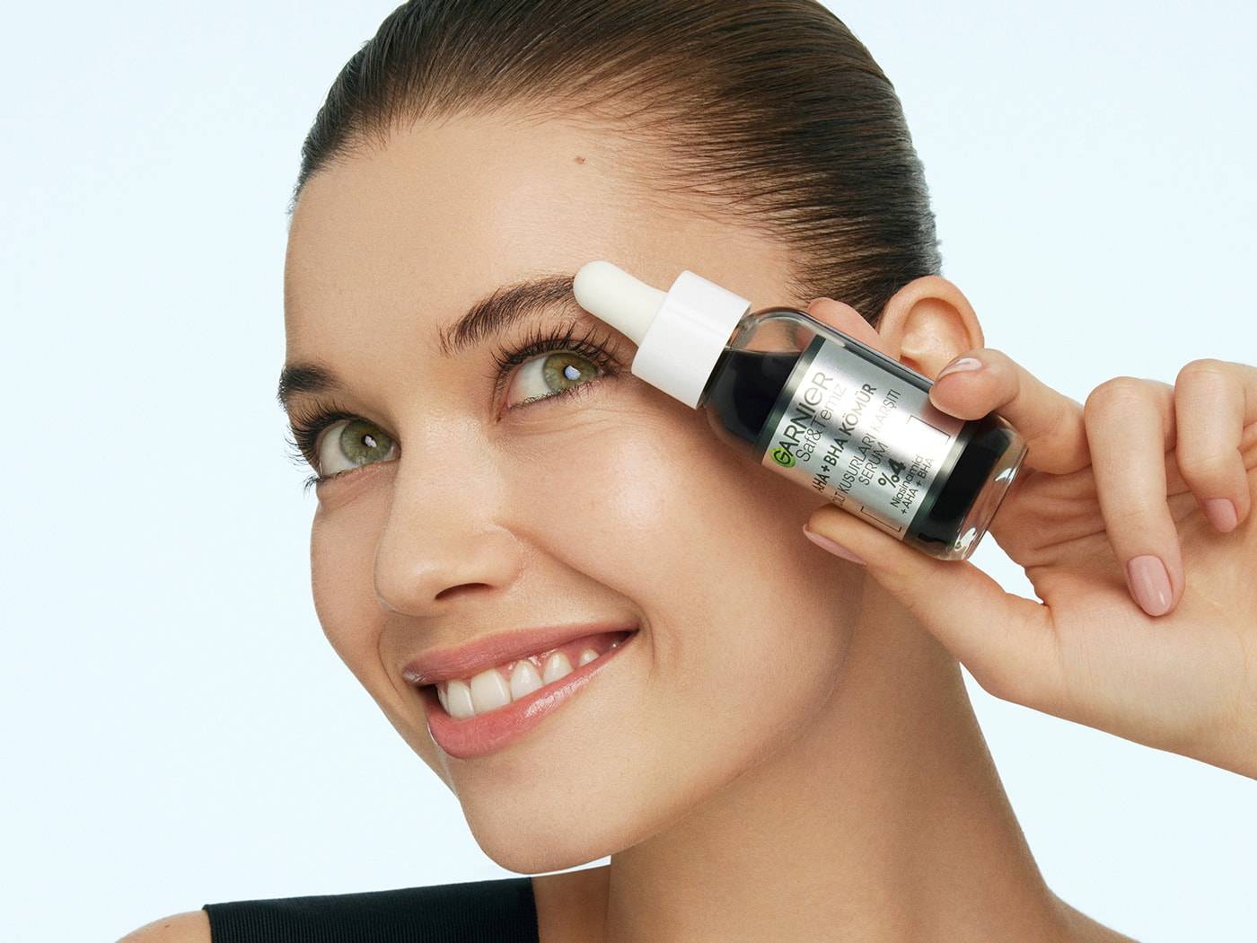 Afra Saraçoğlu nun serumu: AHA + BHA Kömür Cilt Kusurları Karşıtı Serum kaç lira?